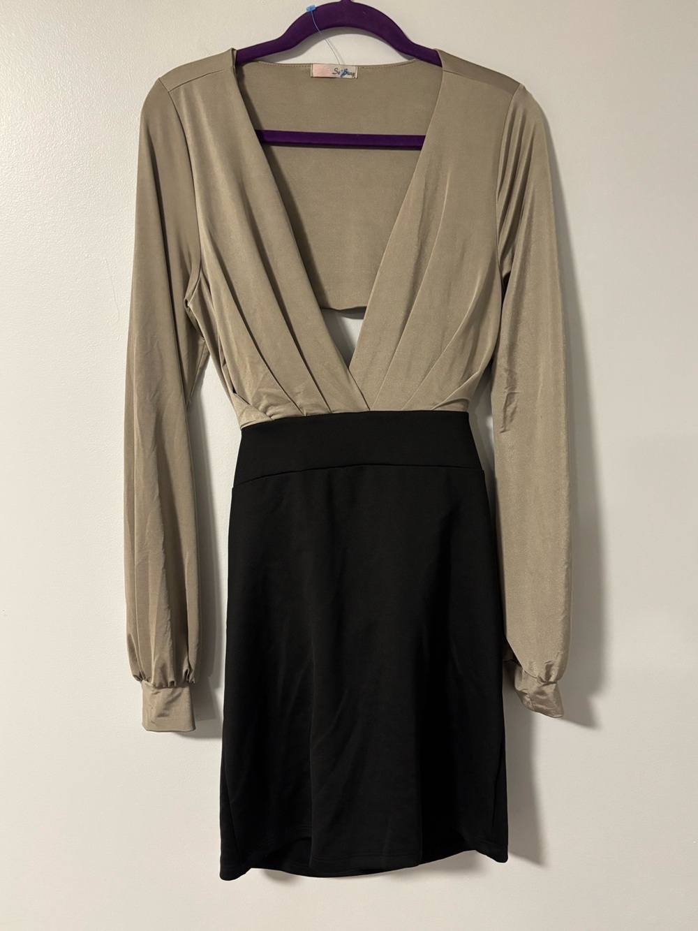 Se Sang Deep V Surplice Champagne Black Open Back Long Bishop Sleeve Midi Dress
